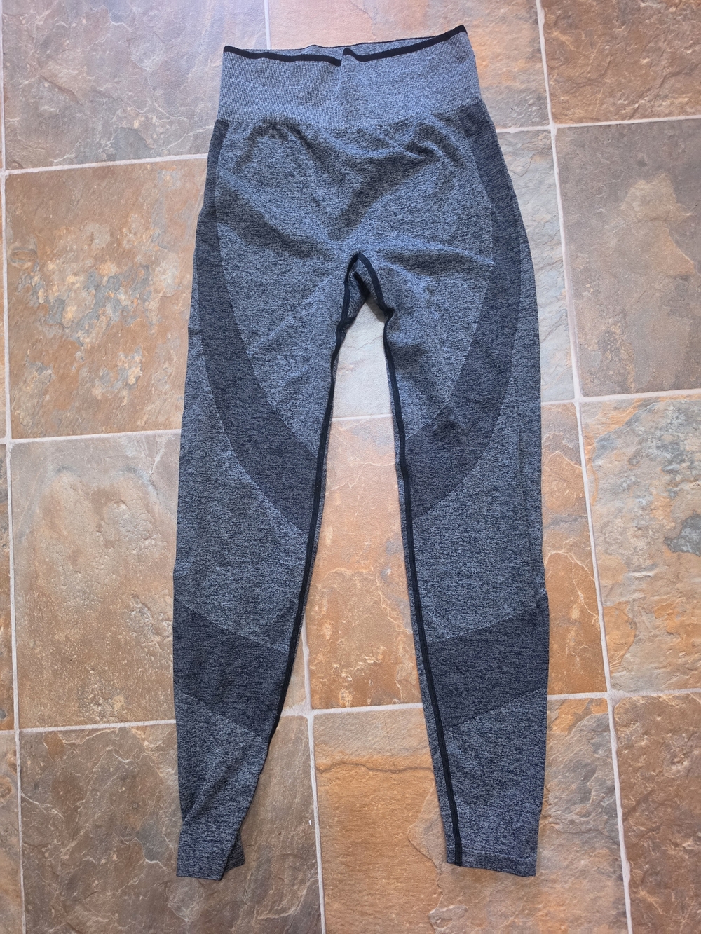 PINK Victoria's Secret Gray & Black Sculpting Seamless Leggings